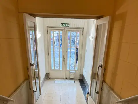 Av. Rivadavia 10800, Piso 1