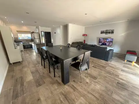 VENTA CASA 3 DORMITORIOS CON PILETA SAN RAMIRO