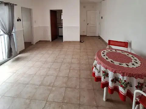 Depto Tipo Casa 2 ambientes con 1 baño
