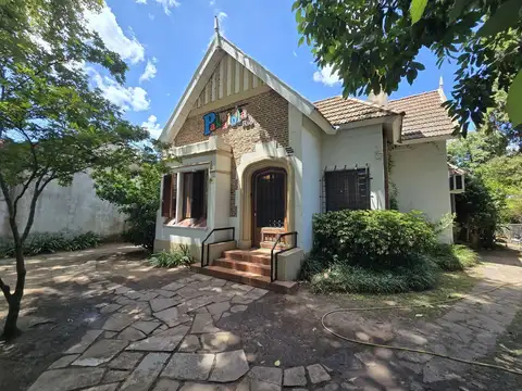 Importante casa de estilo en Alberdi