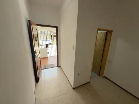 Depto Tipo Casa 5 ambientes con 2 baños