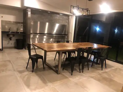 Casa en Venta en Haedo, USD 450.000