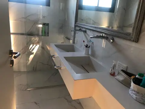 Casa en Venta al Oeste