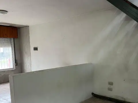Depto Tipo Casa 4 ambientes con 1 baño