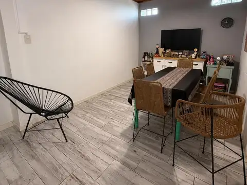 Casa 3 ambientes con 2 baños