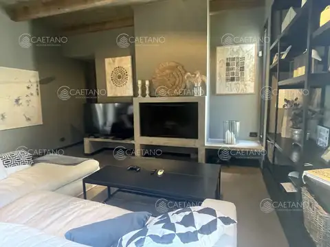 Casa 5 ambientes con 6 baños