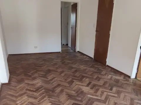 Montevideo 300, Piso 5