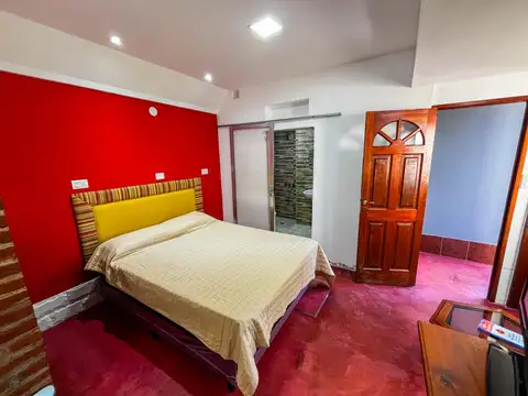 Casa en Alquiler con 2 cocheras