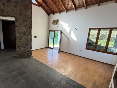 Casa 5 ambientes con 3 baños