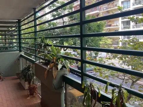 Avenida Montes De Oca 1200 , Piso 1