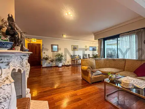 Departamento en Venta con 2 cocheras