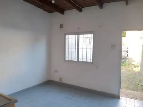 Casa en Alquiler en La Plata, $ 400.000