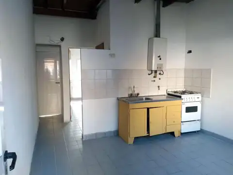 Casa 2 ambientes con 1 baño