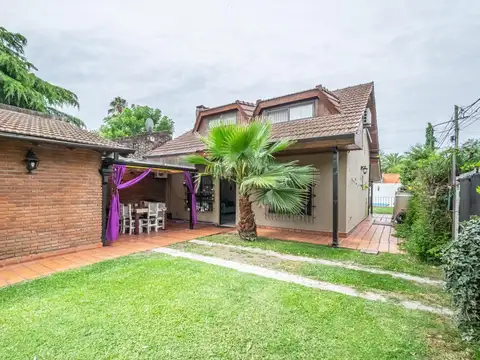 casa en venta  4 ambientes con pileta