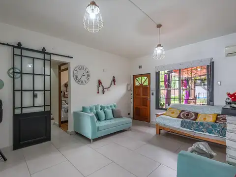 casa en venta  4 ambientes con pileta
