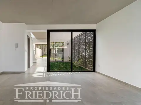 Depto Tipo Casa 4 ambientes con 3 baños