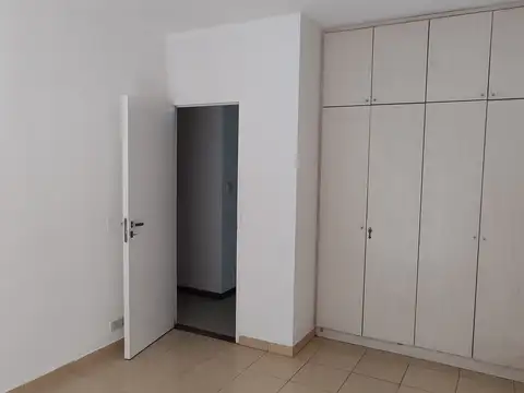 Cordoba 2400, Piso pb