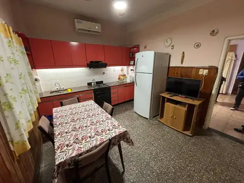 Casa 3 amb quincho y garage en venta en Hurlingham