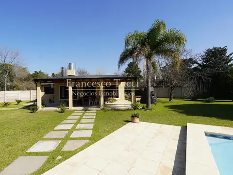 Casa quinta en venta 4 ambientes en Francisco Álvarez