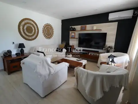 Casa en Venta con 8 cocheras