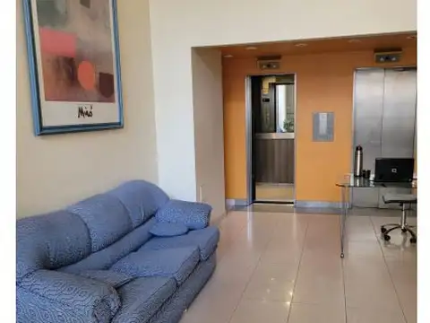 Departamento en Venta  5 Ambientes  en Morón centro.