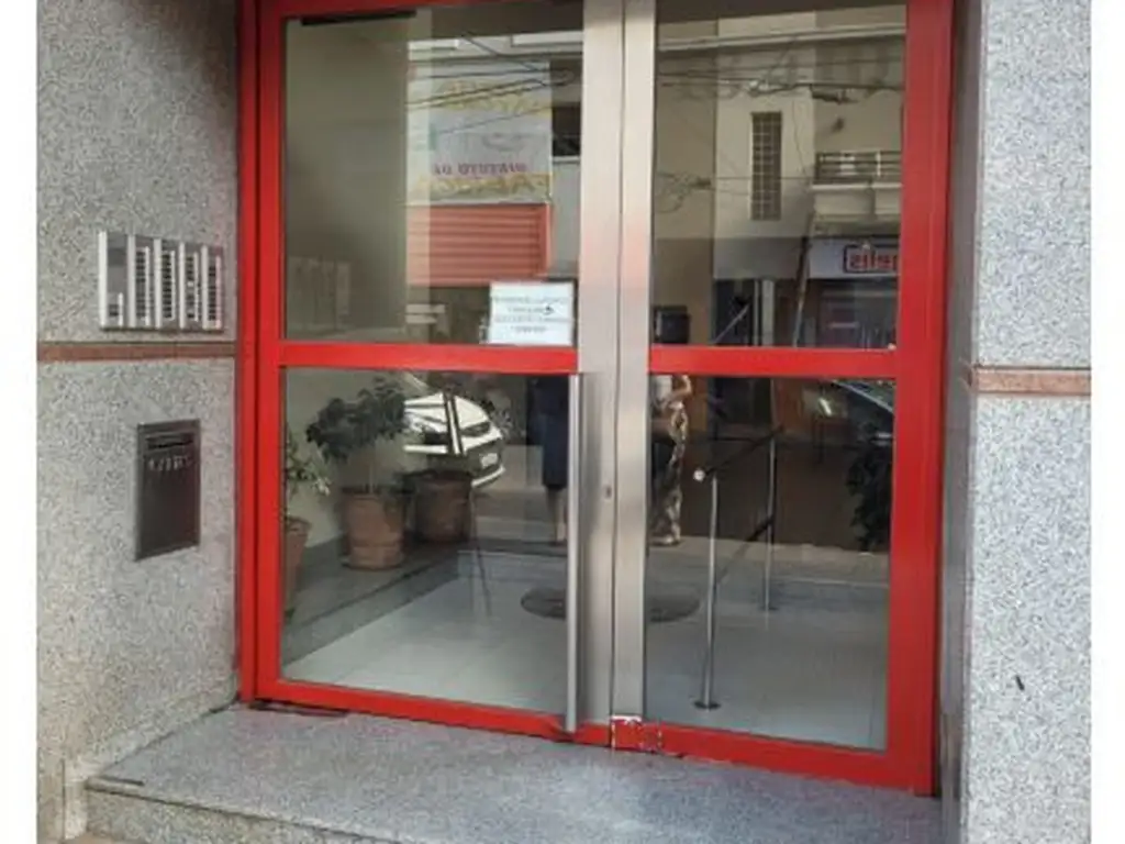 Av. Rivadavia 18410 , Piso 6
