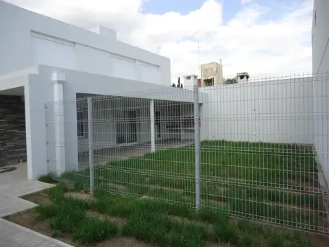 Depto Tipo Casa en Venta con 2 cocheras