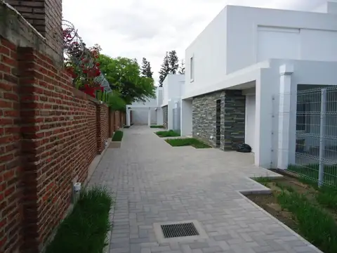 Depto Tipo Casa en Venta de 4 ambientes