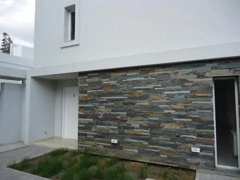 Depto Tipo Casa en Venta en Villa Belgrano, USD 250.000