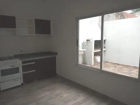 Depto Tipo Casa en Alquiler de 2 ambientes