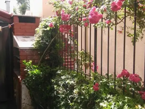 Casa en venta - 2 dormitorios 1 baño - Cochera - 70mts2 - San Clemente Del Tuyú