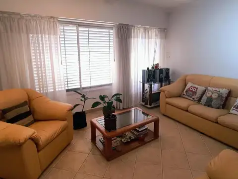 Avenida 1 e/ Avenida 520 y 521