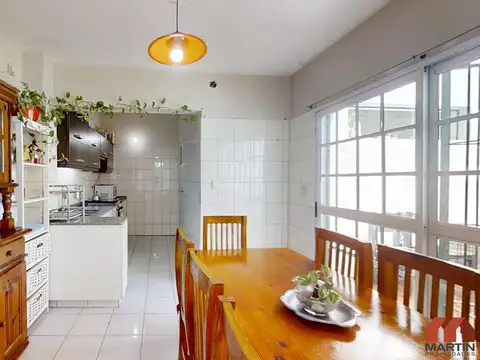 Casa en venta en olivos 5 Ambientes con Patio