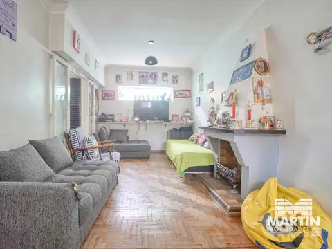 Casa 5 ambientes con 2 baños