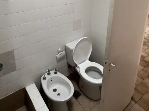Asuncion 2400, Piso 1