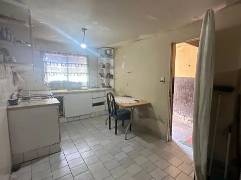 Casa 6 ambientes con 2 baños