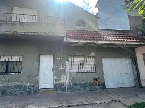 CASA 6 AMBIENTES EN WILLIAM MORRIS