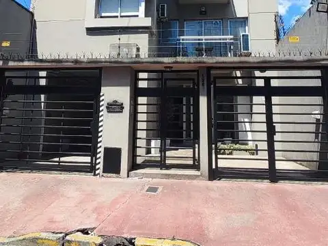 VENTA - 2 ambientes con cochera - QUILMES