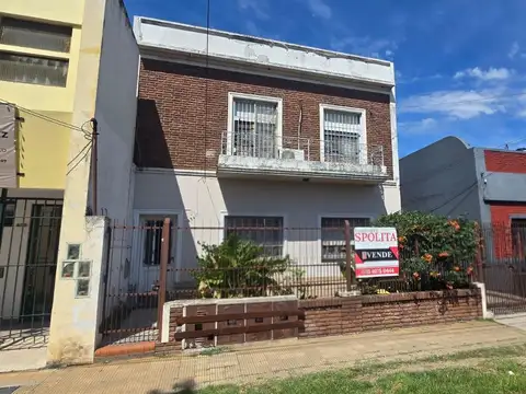 PH DE 3 AMBIENTES CON PATIO Y ENTRADA DE AUTO.