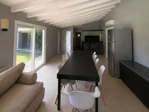 Casa en Alquiler en Abril Club De Campo, USD 4.200