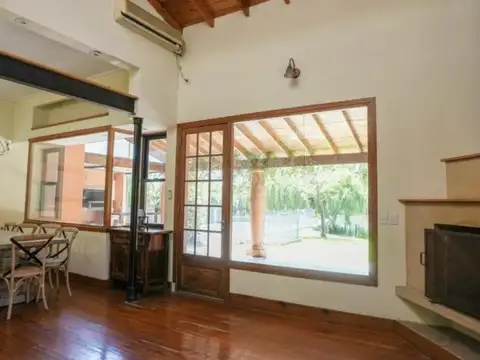 Casa 7 ambientes con 3 baños