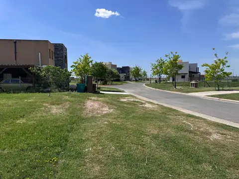 VENTA DE LOTE A LA LAGUNA EN SAN SEBASTIAN AREA 7