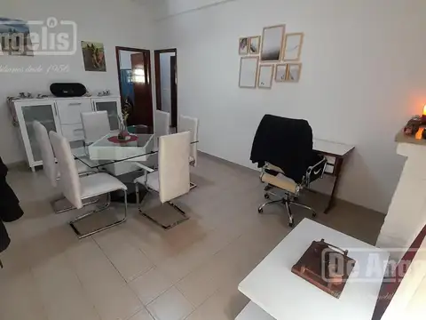 Casa en Venta en Castelar, USD 180.000