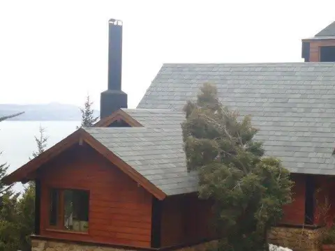 Casa 6 ambientes con 2 baños