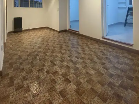 Depto Tipo Casa en Alquiler en La Lucila-Vias/Maipu, $ 700.000