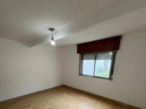 Casa en Alquiler con 1 cochera