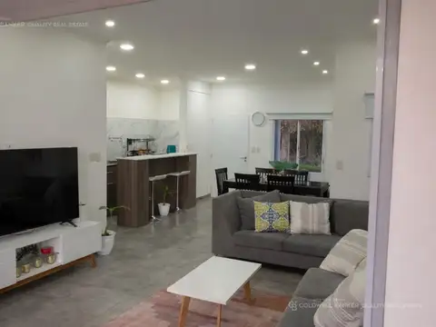 Casa 3 ambientes con 2 baños
