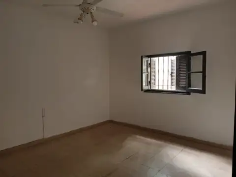 Casa en Alquiler con 1 cochera