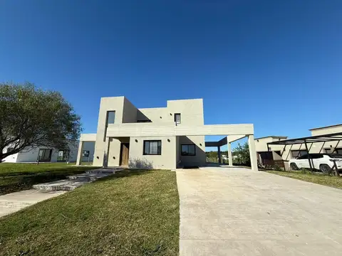 Casa en venta en barrio El Medal Country Club