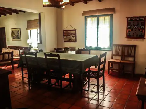 Casa 5 ambientes con 3 baños
